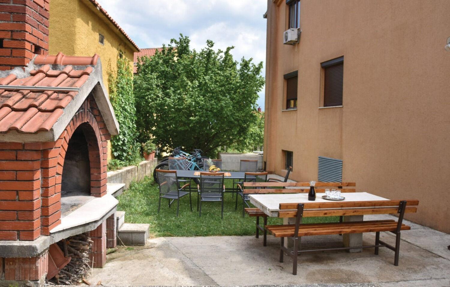 Rooms Marija - Rooms With Pool Trilj Εξωτερικό φωτογραφία